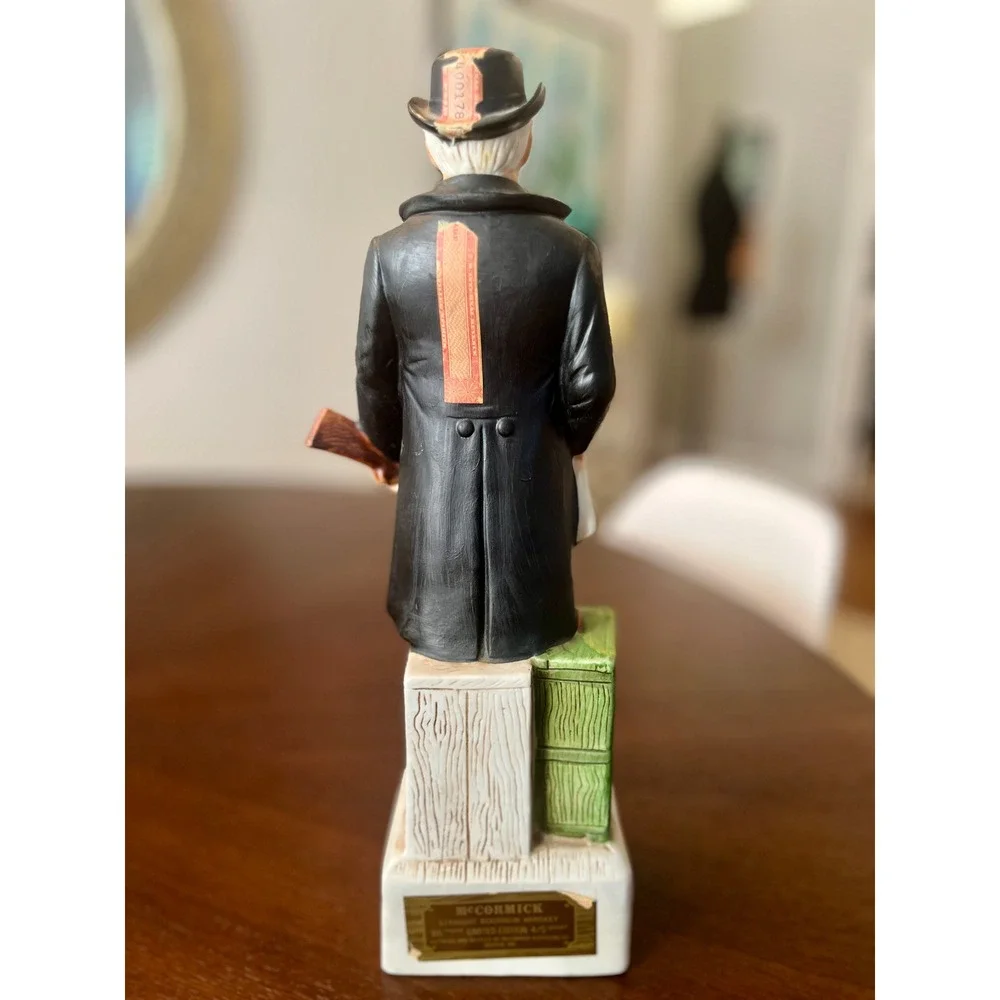 McCormick Bourbon Decanter Black Bart Gunfighter Vntage Porcelain Americana Good